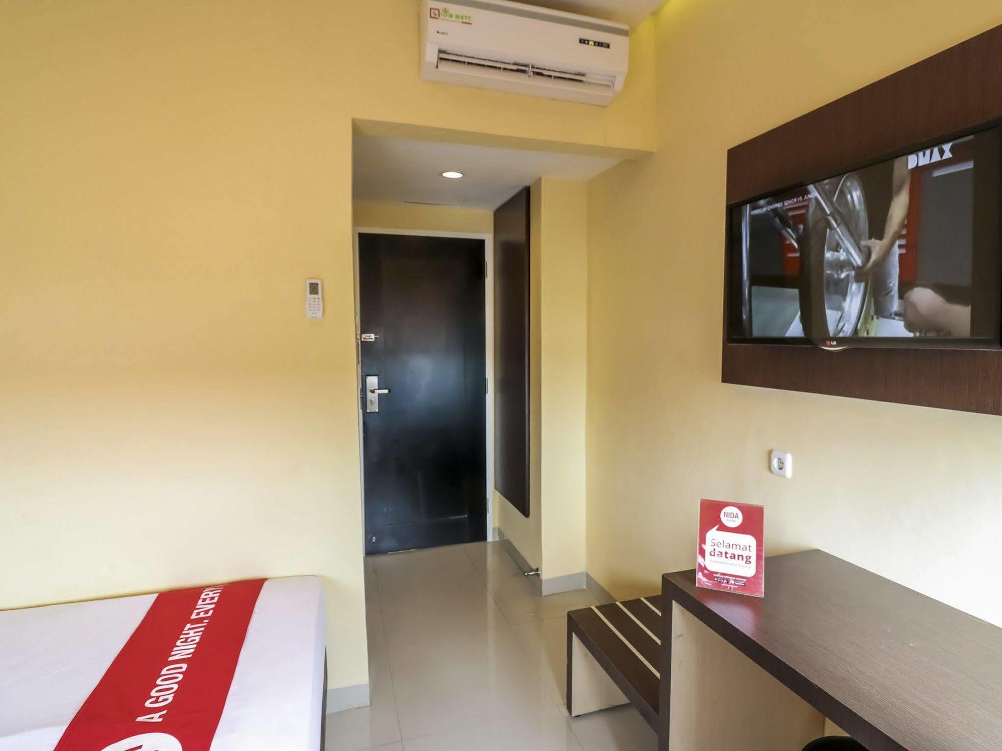Hotel Nida Town Square
