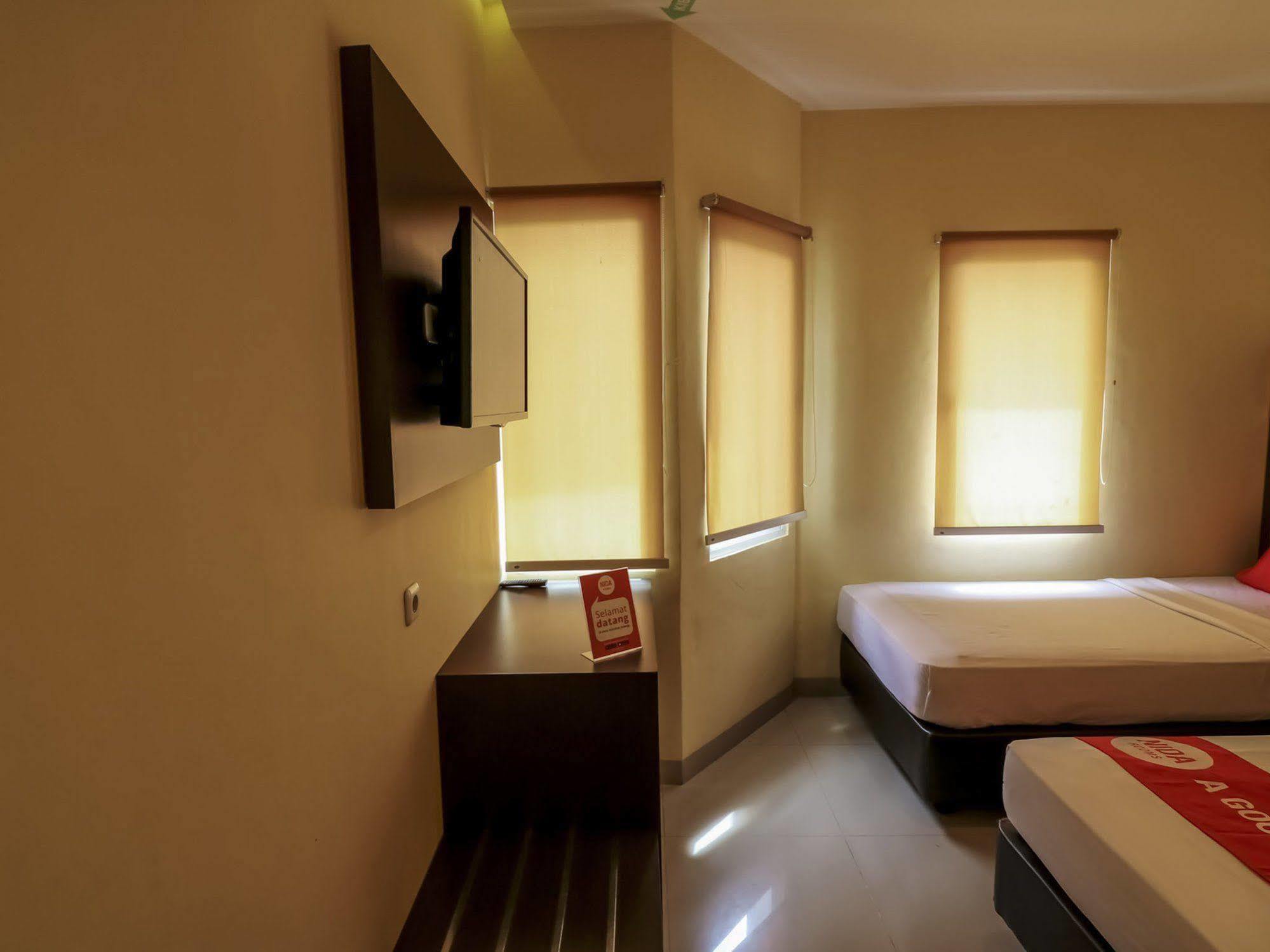 Hotel Nida Town Square